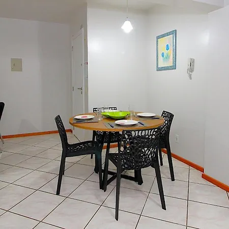 1029 - Apartamento no centro de Bombinhas - Residencial estrela do mar 2 104 A-2